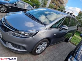 Opel Zafira 2017 1.4 140 KM