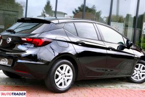 Opel Astra 2018 1.4 128 KM