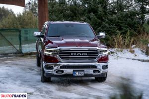 Dodge Ram 2021 5.7 390 KM