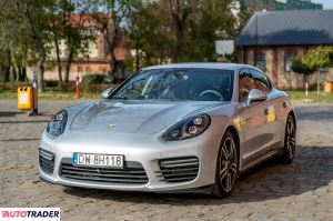 Porsche Panamera 2014 4.8 440 KM