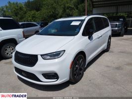 Chrysler Pacifica 2025 3