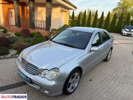 Mercedes C-klasa 2005 1.8 143 KM