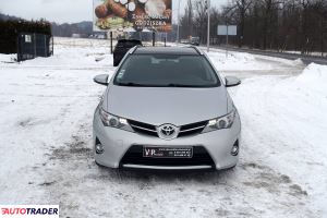 Toyota Auris 2014 1.4 90 KM