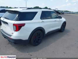 Ford Explorer 2022 3