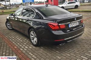 BMW 730 2014 3.0 258 KM