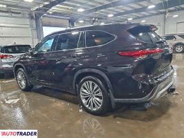 Toyota Highlander 2021 3