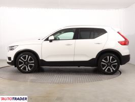 Volvo XC40 2020 2.0 147 KM