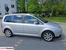 Volkswagen Touran 2005 2 140 KM