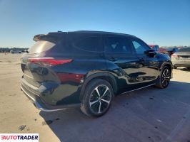 Toyota Highlander 2021 3