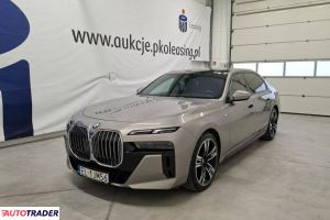 BMW 740 2023 3.0 286 KM