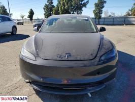 Tesla Model 3 2025