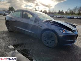 Tesla Model 3 2024
