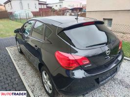 Opel Astra 2012 1.4 140 KM