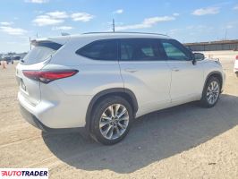 Toyota Highlander 2022 3