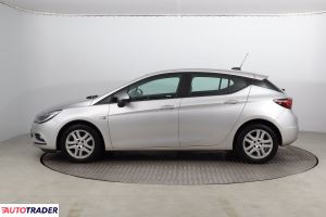 Opel Astra 2018 1.4 123 KM