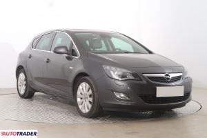 Opel Astra 2012 1.4 138 KM