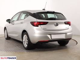 Opel Astra 2018 1.4 123 KM