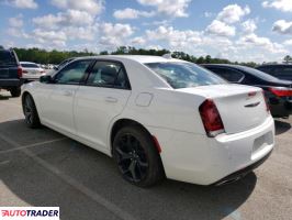 Chrysler 300C 2021 3