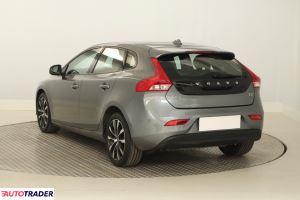 Volvo V40 2019 1.5 120 KM