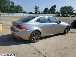 Lexus IS 2019 3