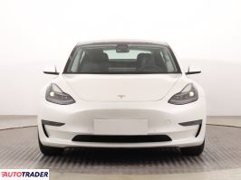 Tesla Model 3 2021 490 KM