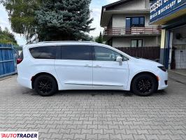 Chrysler Pacifica 2019 3.6 291 KM