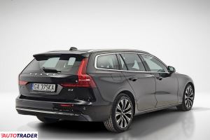 Volvo V60 2022 2.0 163 KM