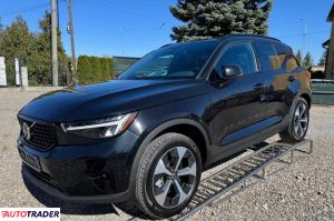 Volvo XC40 2025 2.0 250 KM