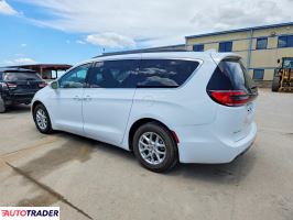 Chrysler Pacifica 2022 3