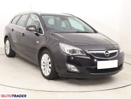 Opel Astra 2011 1.4 138 KM