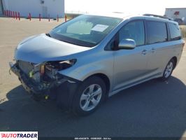 Toyota Sienna 2019 3