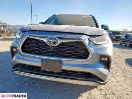 Toyota Highlander 2020 3