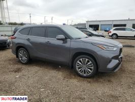 Toyota Highlander 2021 3
