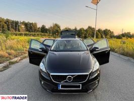 Volvo V40 Cross Country 2017 2.0 152 KM Volvo V40 Cross Country 2017 2.0 152 KM