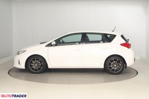 Toyota Auris 2014 2.0 122 KM