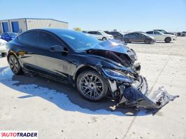 Tesla Model 3 2025