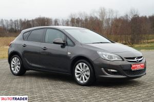 Opel Astra 2013 1.4 120 KM