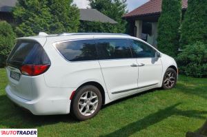 Chrysler Pacifica 2017 3.6 214 KM
