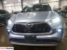Toyota Highlander 2021 3