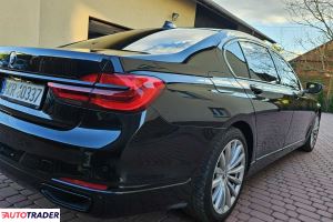 BMW 740 2018 3.0 326 KM