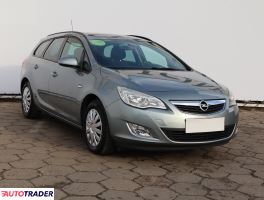 Opel Astra 2011 1.4 138 KM