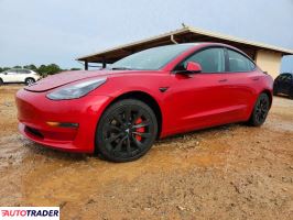 Tesla Model 3 - zobacz ofertę