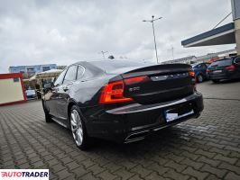 Volvo S90 2017 2.0 235 KM