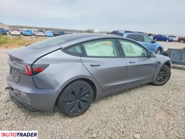 Tesla Model 3 2025