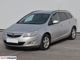 Opel Astra 2012 1.7 108 KM