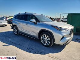 Toyota Highlander 2022 3