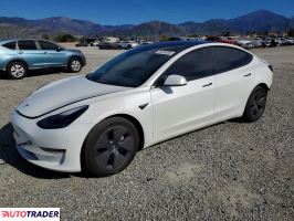 Tesla Model 3 - zobacz ofertę