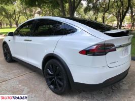 Tesla X 2019