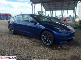 Tesla Model 3 - zobacz ofertę