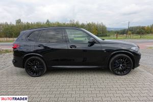 BMW X5 2021 3.0 286 KM